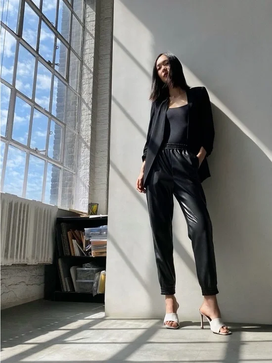 Babaton Faux Leather Jogger Pants Black High Rise Elastic Waist Size XS - Picture 14 of 15